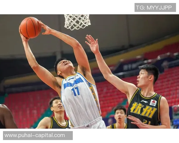 杭州篮球队的控球策略与失误分析:提升比赛表现的关键因素 杭州篮球队的控球策略与失误分析:提升比赛表现的关键因素