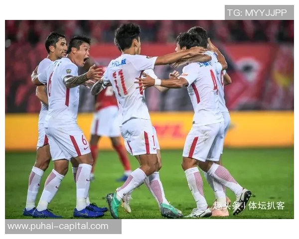 恒大与香港对决球迷热情高涨精彩瞬间回顾视频分享