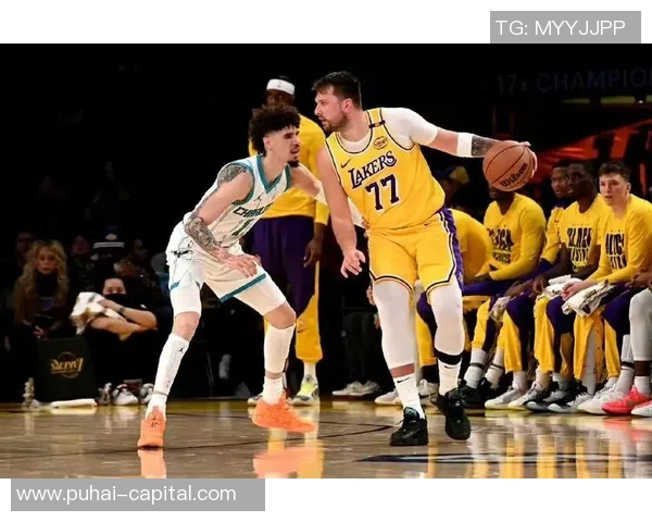 湖人队与黄蜂队季后赛第五场激战回顾与精彩瞬间分析